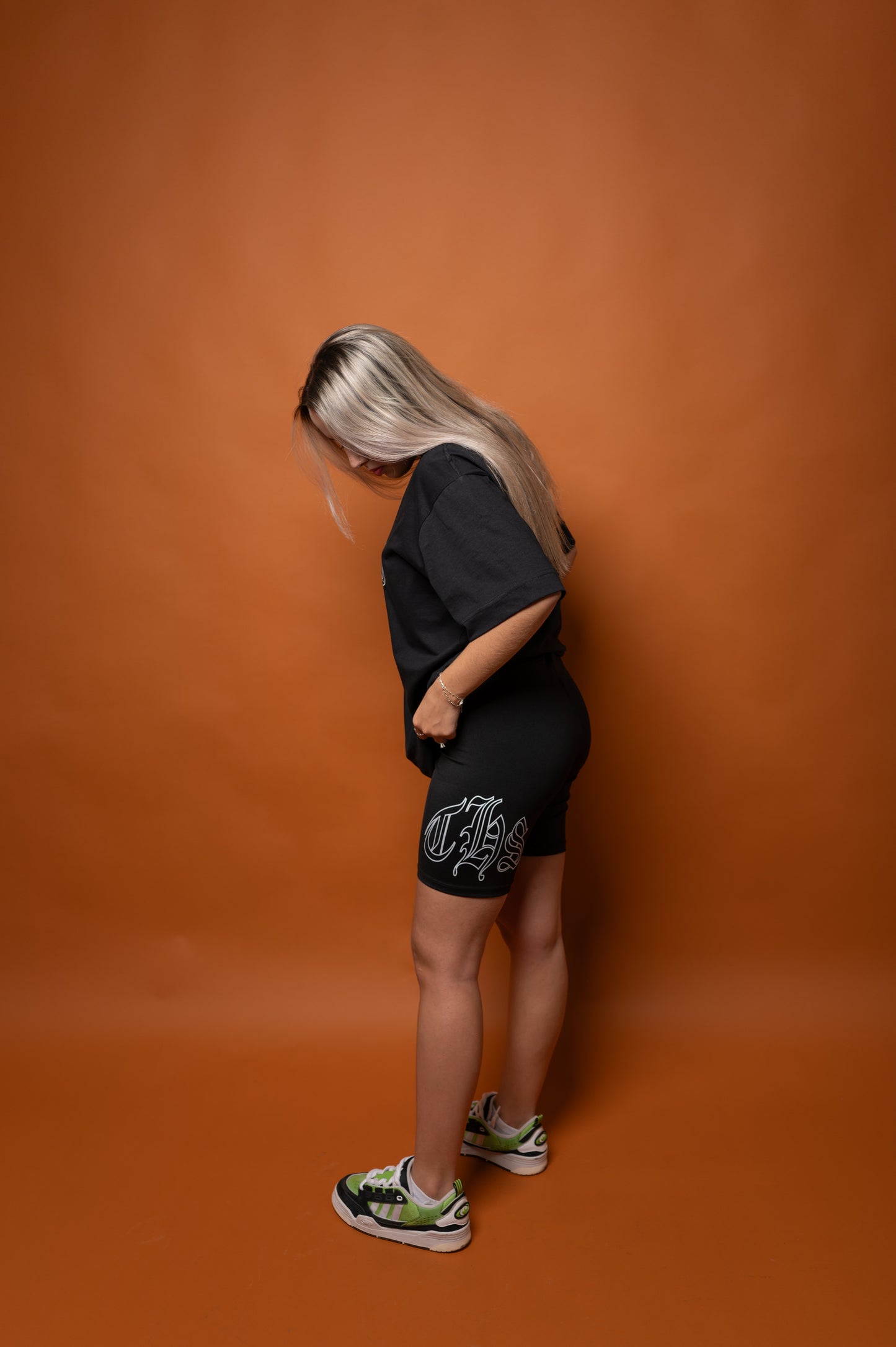 Short legging feminino streetwear "THS" Preto