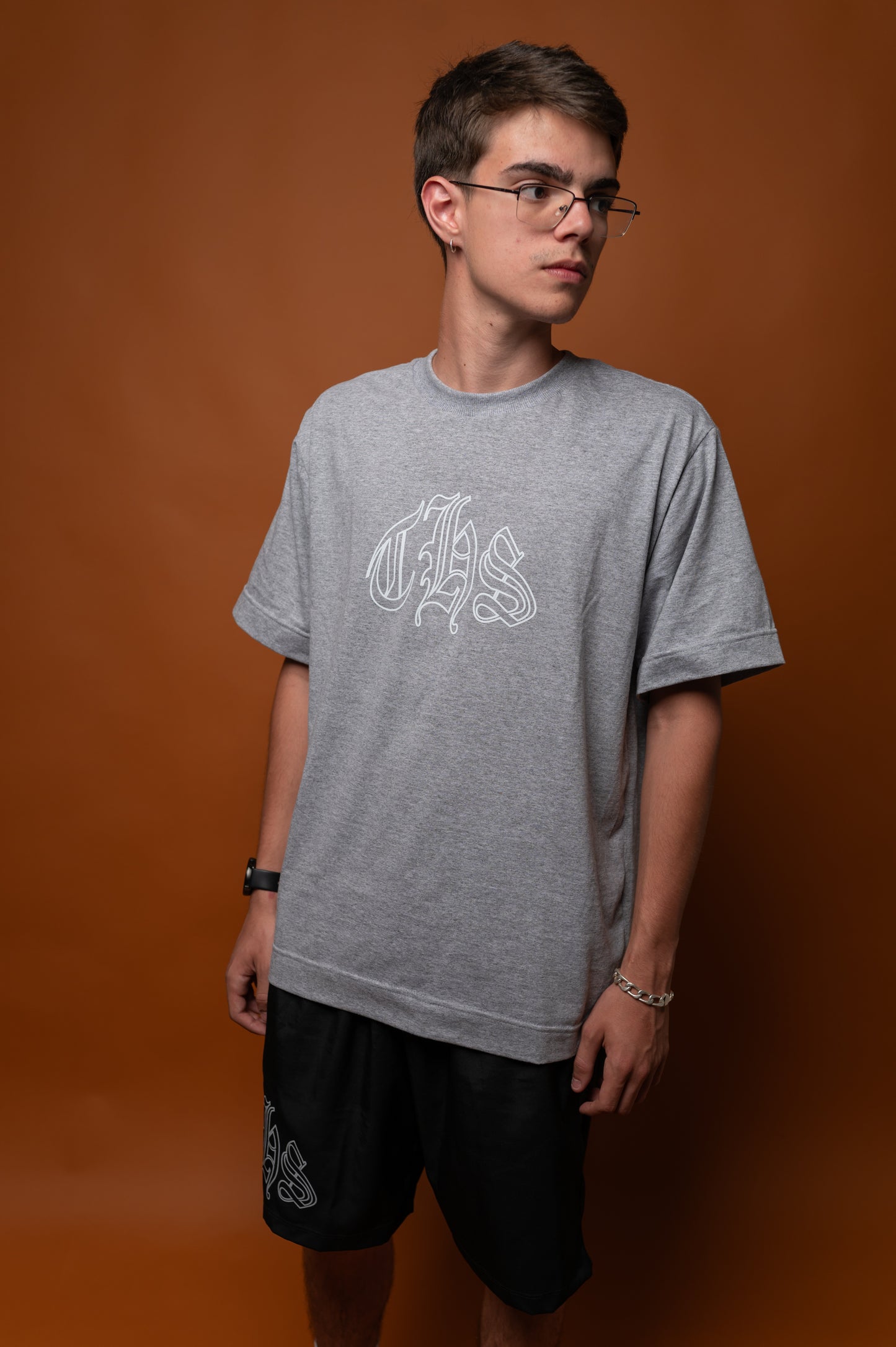 Camiseta básica THS. streetwear gray