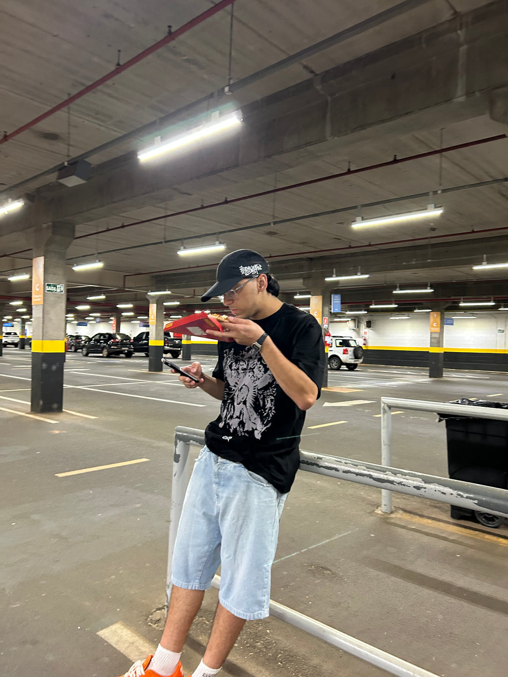 Camiseta "pixels santo" THIS.COMPAANY