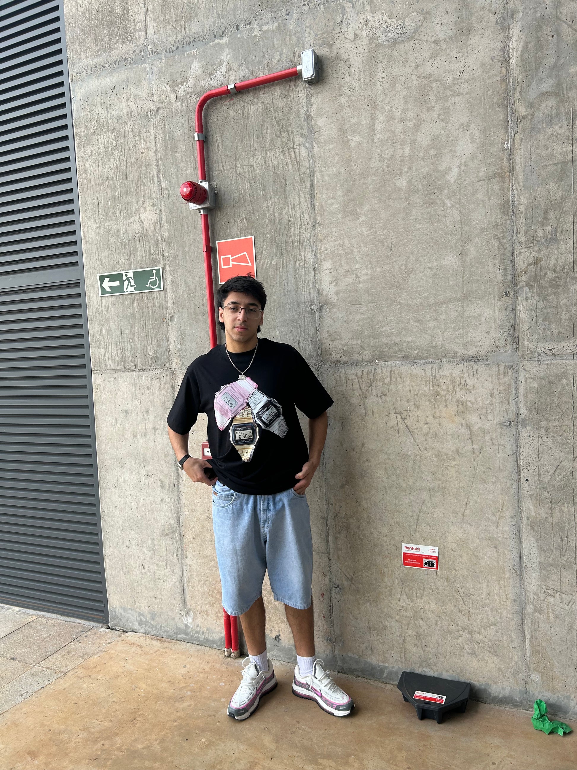 CAMISETA "TEMPO" PRETA STREET