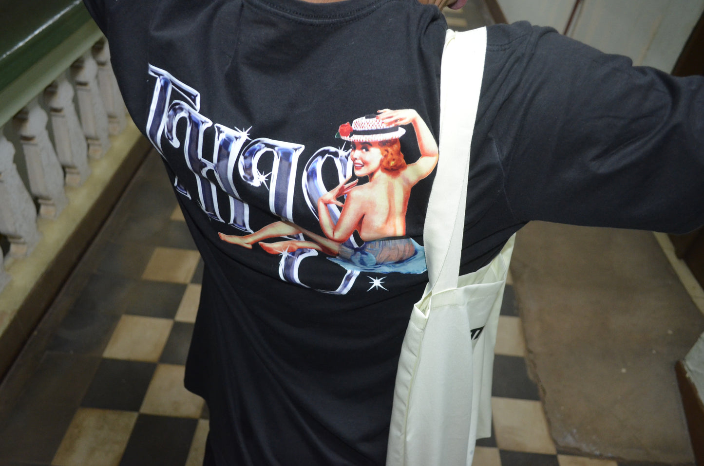 Camiseta Streetwear This.company Sexy Chrome Preta