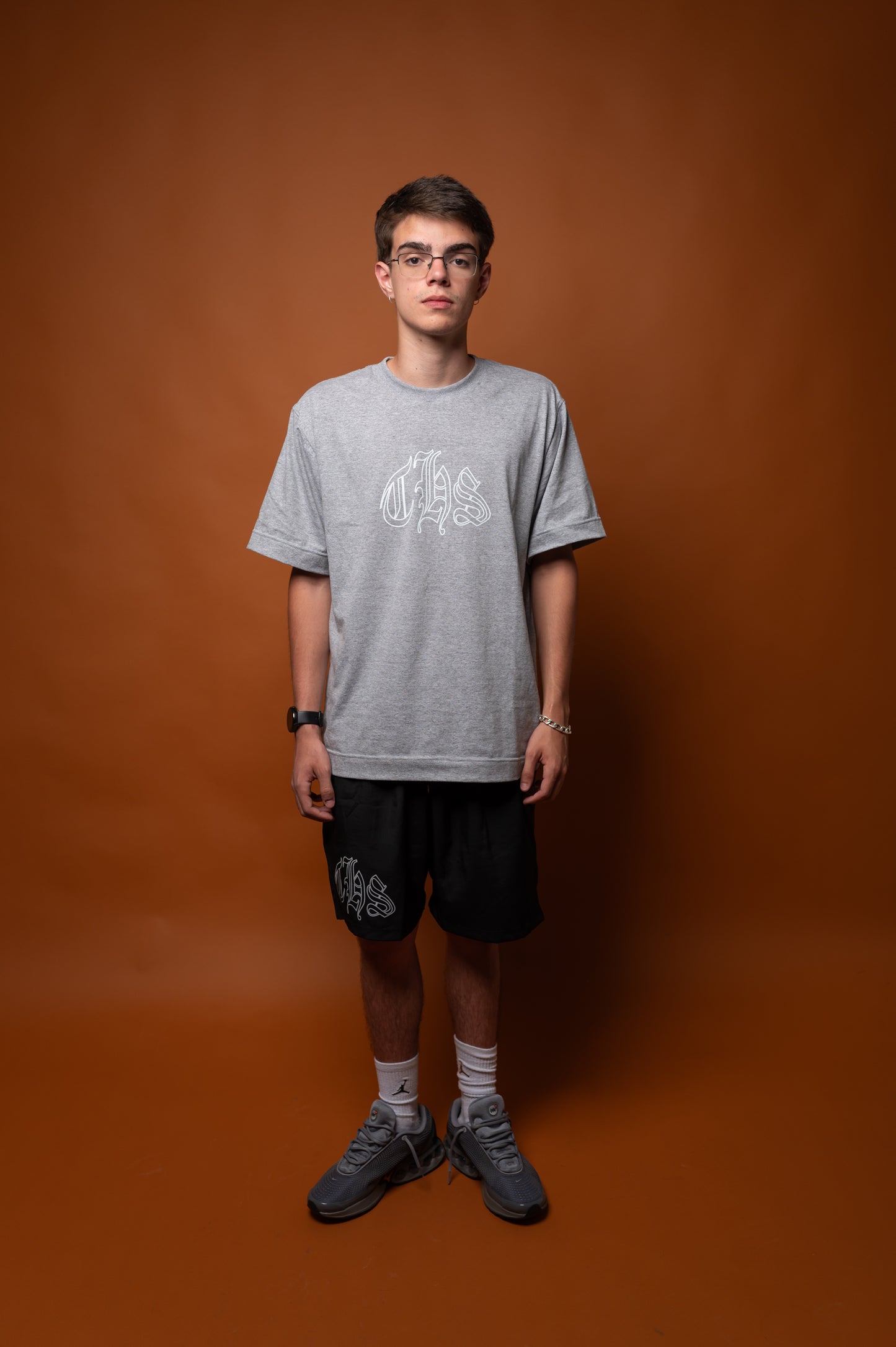 Camiseta básica THS. streetwear gray